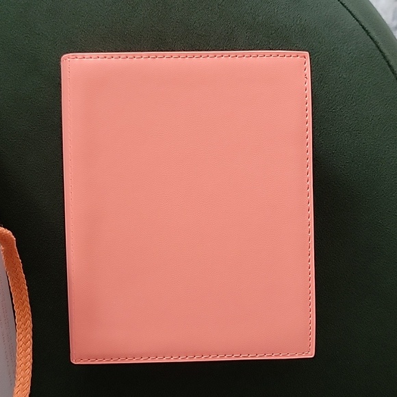 Chanel Makeup Takeaways The Nature Getaway Pouch - Picture 4 of 7